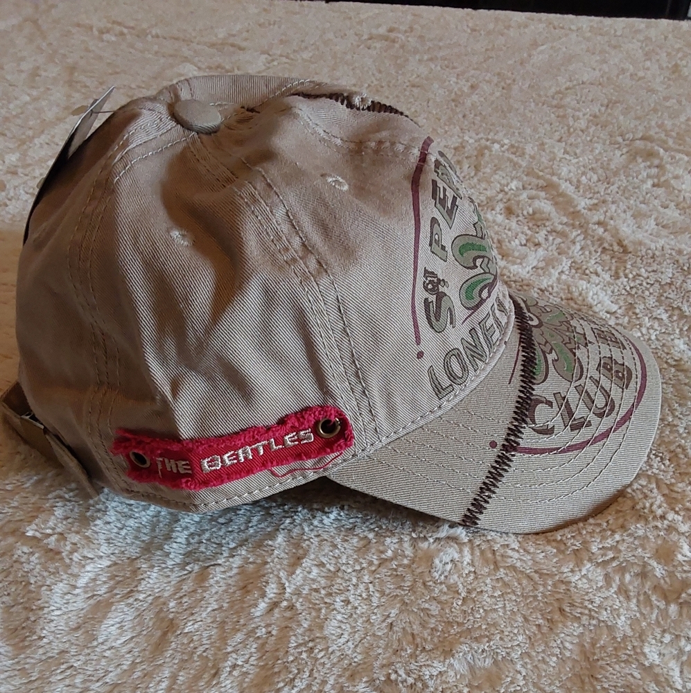 🌺 NWT Beatles Collectible Embroidered Unisex Cap - Picture 2 of 9